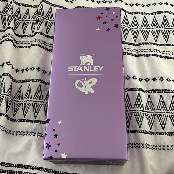 NEW Stanley x Olivia Rodrigo 40 oz Tumbler - Picture 2 of 14